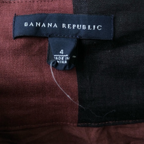 Banana Republic Burgundy Skirt WITH POCKETS - Picture 4 of 5